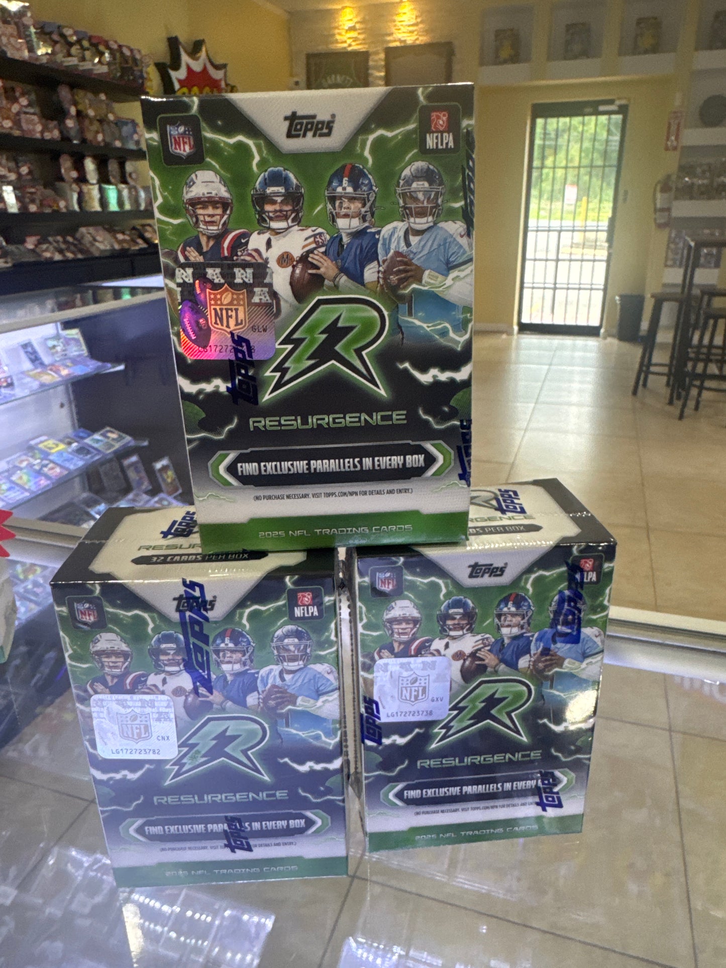 Topps NFL RESURGENCE 2025 BLASTER box