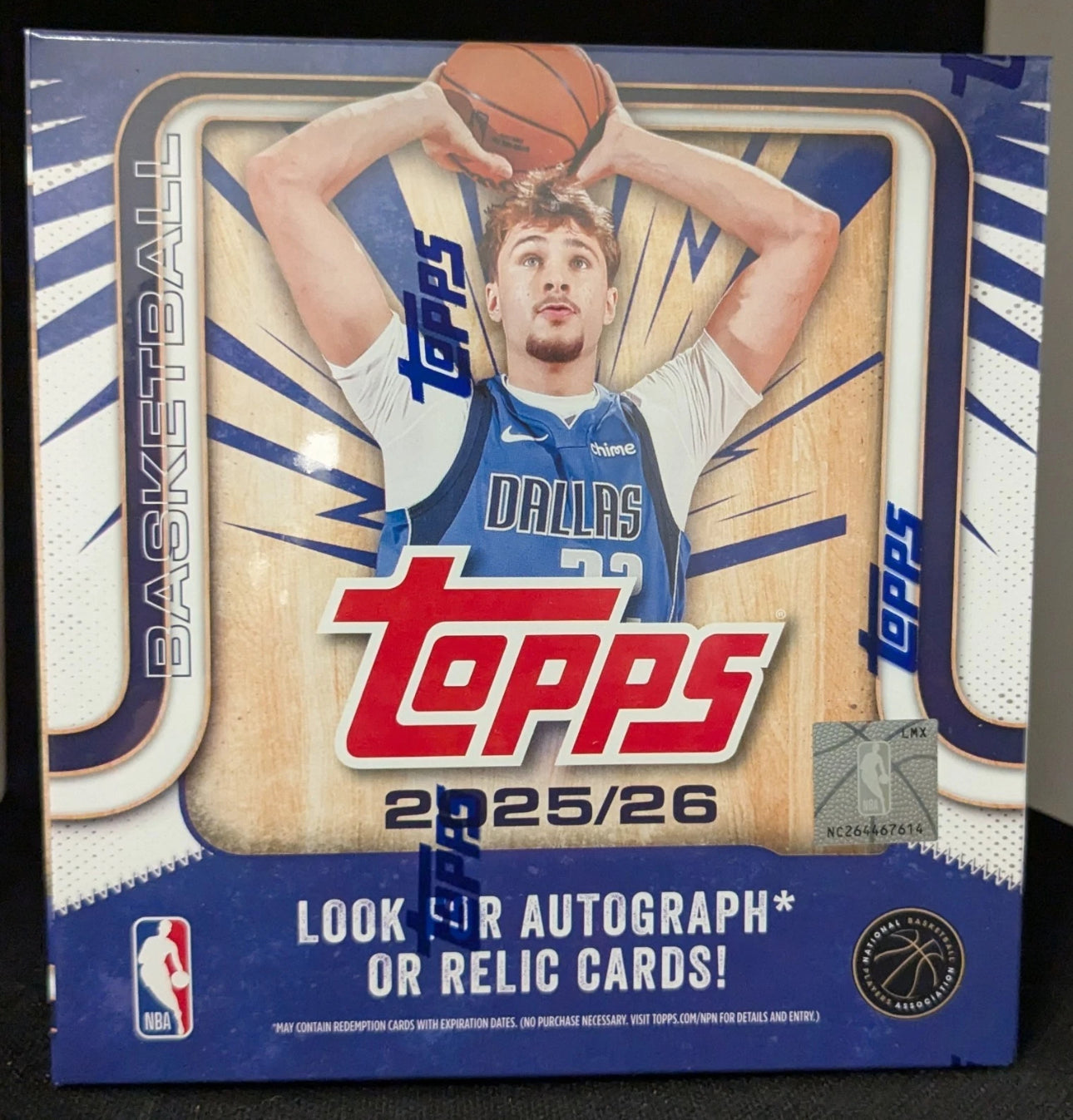Topps 2025 basketball Mega Box