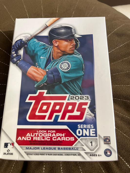 Topps 2023 series one baseball Hanger