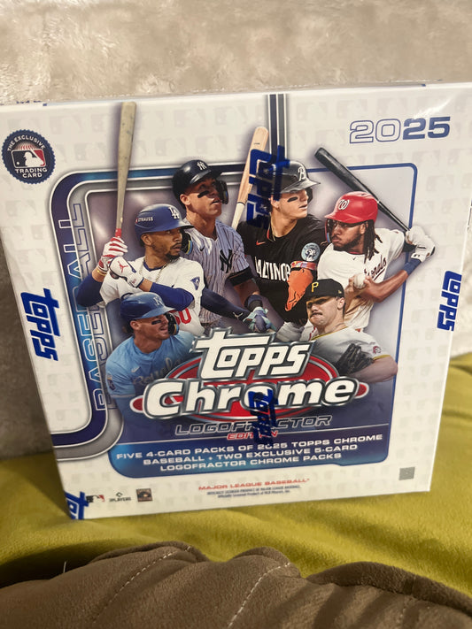 Topps Chrome 2025 LogoFractor Baseball